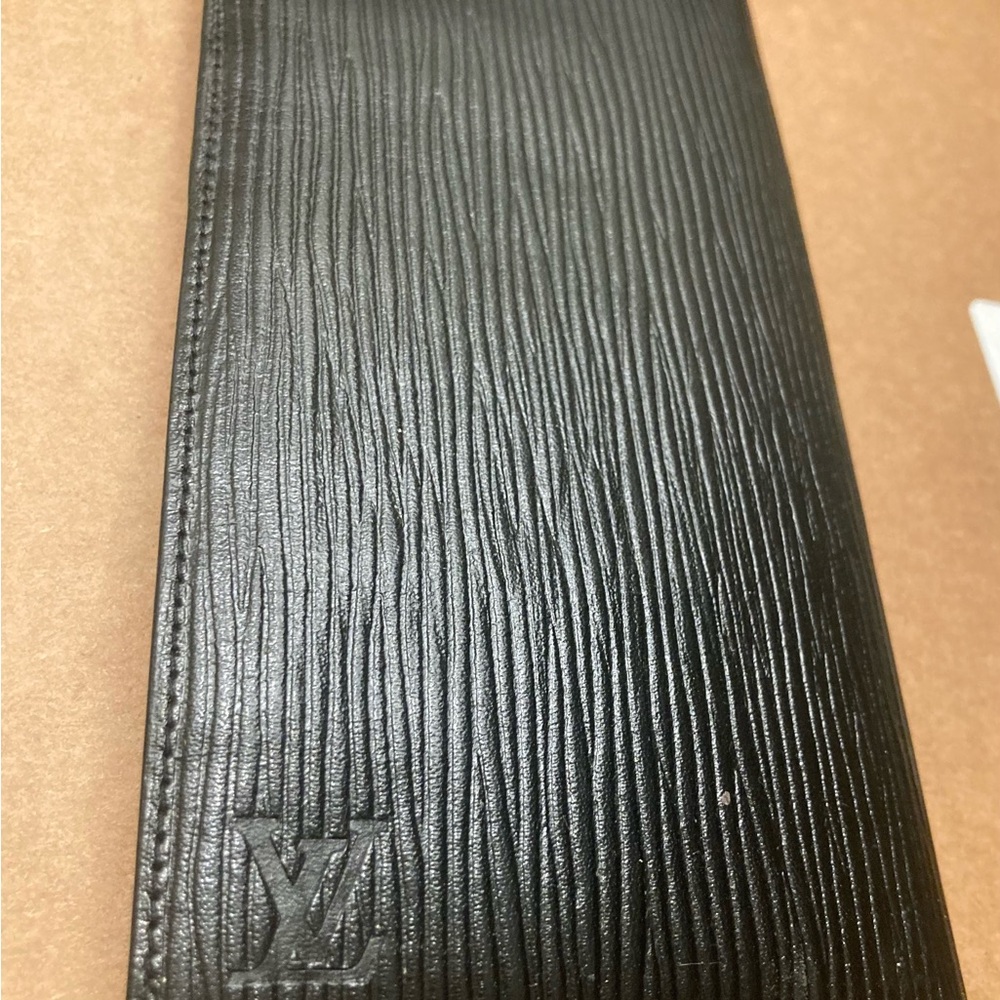 Louis Vuitton black brazza wallet/ organizer with zipper coin; Unisex